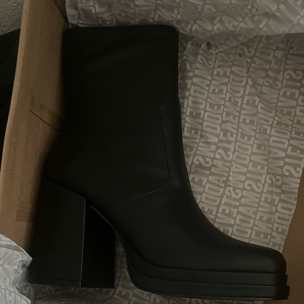 steve madden boots size 7